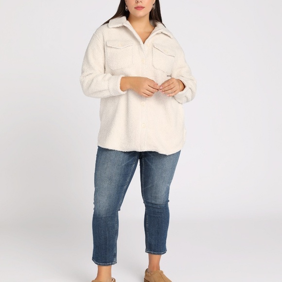 Cozy Comfy Bagatelle Shacket - Picture 1 of 4